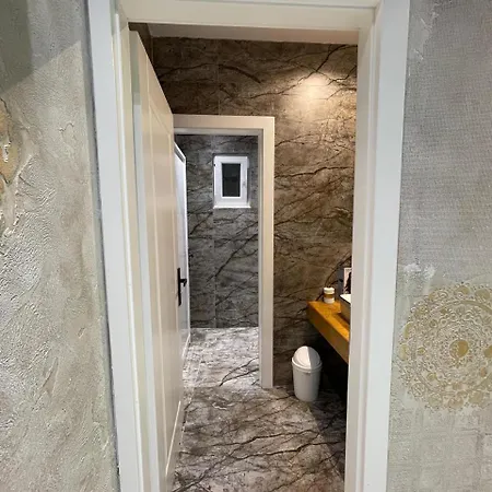 Elezi 2 Villa